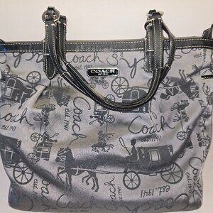 Coach Horse Carriage East West Gallery Tote Shoulder Bag in Black Gray